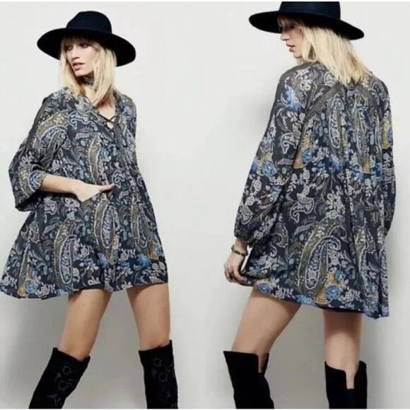 Free People Dresses & Skirts - Free People Rain or Shine Printed Floral Flowing Tie Up Dress w Pockets